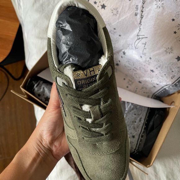 Vintage Havana Sneakers - Picture 2 of 6